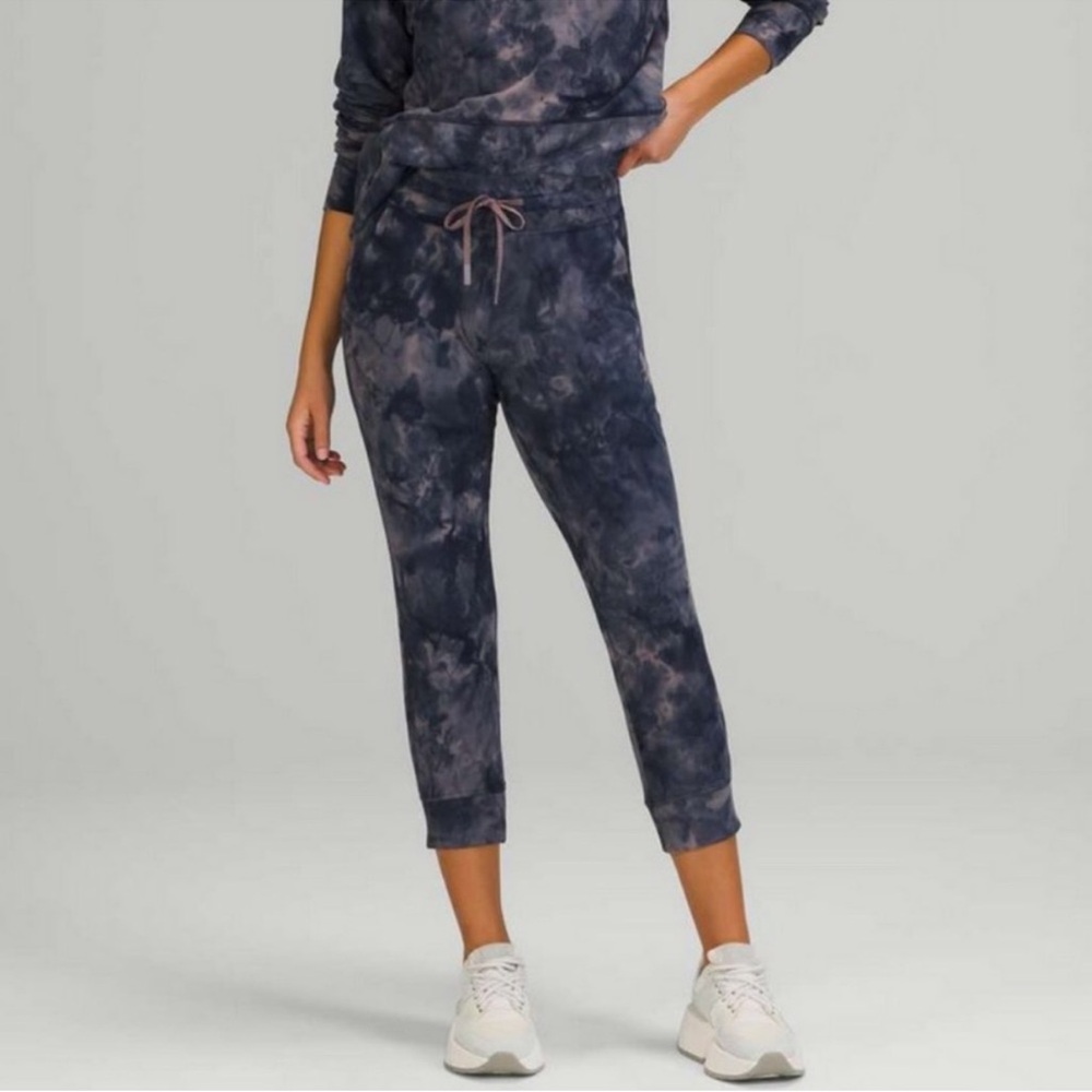 Lululemon Ready to Rulu Jogger Crop Diamond Dye Lunar Rock True Navy Size: 10